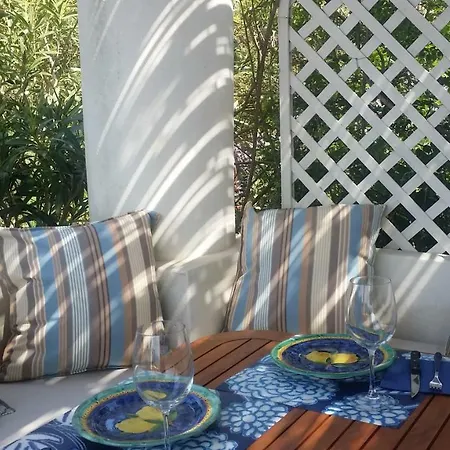 Anoeta Casetta Eoliana Lipari,pool,sauna Chalet