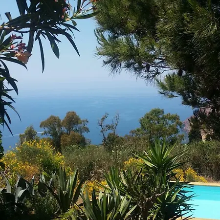 Chalet Anoeta Casetta Eoliana Lipari,pool,sauna
