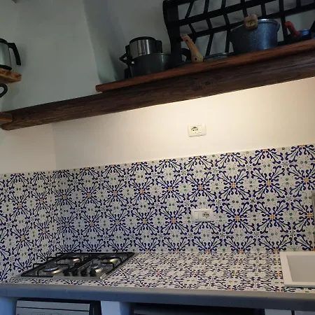 Anoeta Casetta Eoliana Lipari,pool,sauna * Città di Lipari