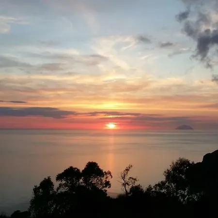 Anoeta Casetta Eoliana Lipari,pool,sauna * Città di Lipari